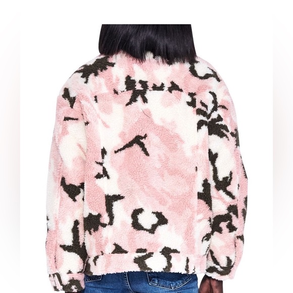 APPARIS women’s Theresa Camo Faux Shearling Jacket Pink - Picture 2 of 16